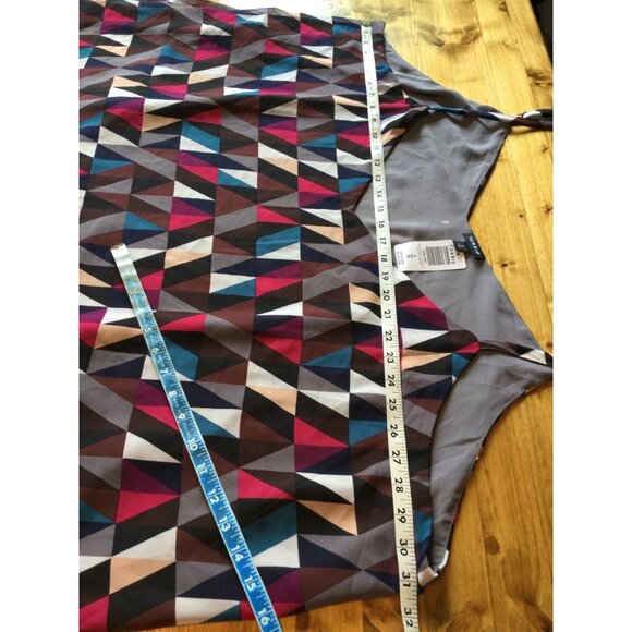 Torrid 6 NWT Sophie Geometric Print Tank Top Swing Cami Size 6X Colorful Lined - Picture 7 of 8